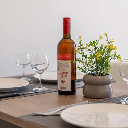 Residence City Apartment アパート Rhodes City