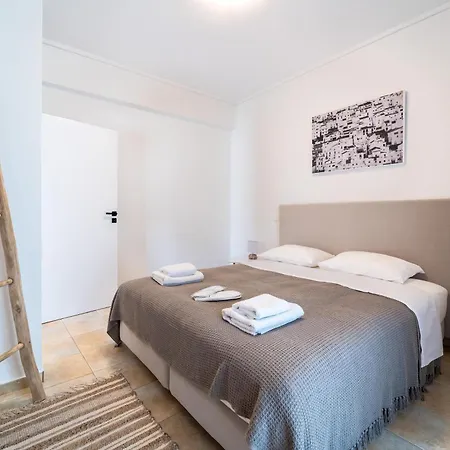 Residence City Apartment アパート Rhodes City